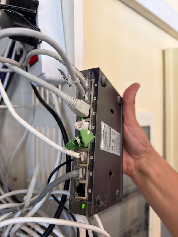 Collegamento del router Starlink e configurazione della rete